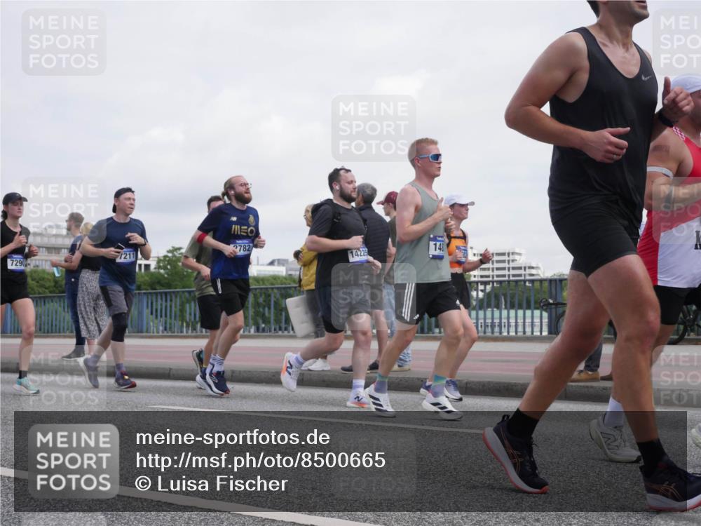 29.06.2025 - hella hamburg halbmarathon Luisa Fischer http://msf.ph/oto/8500665 29.06.2025 10:06:26 Kennedybrücke 2782, 148, 7211, 14225, 7290, 1114, 1482, 2782, 3001, 3572, 6217, 7210, 7211, 7290, 8614, 9554, 10824 meine-sportfotos.de