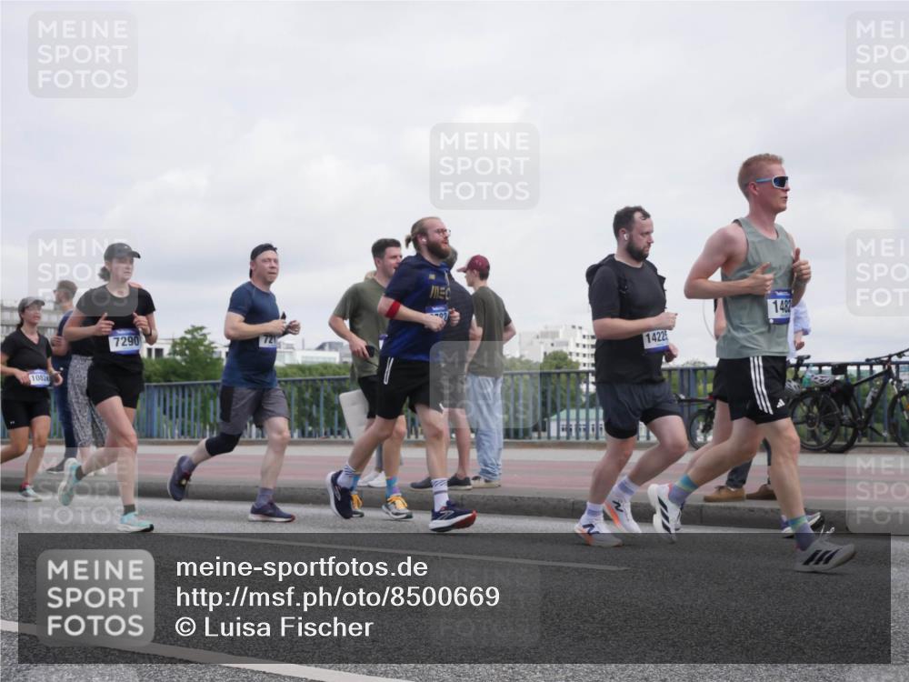 29.06.2025 - hella hamburg halbmarathon Luisa Fischer http://msf.ph/oto/8500669 29.06.2025 10:06:26 Kennedybrücke 10824, 7290, 192, 1422, 1482, 1114, 1482, 2782, 3001, 3572, 6217, 7210, 7211, 7290, 8614, 9554, 10824 meine-sportfotos.de