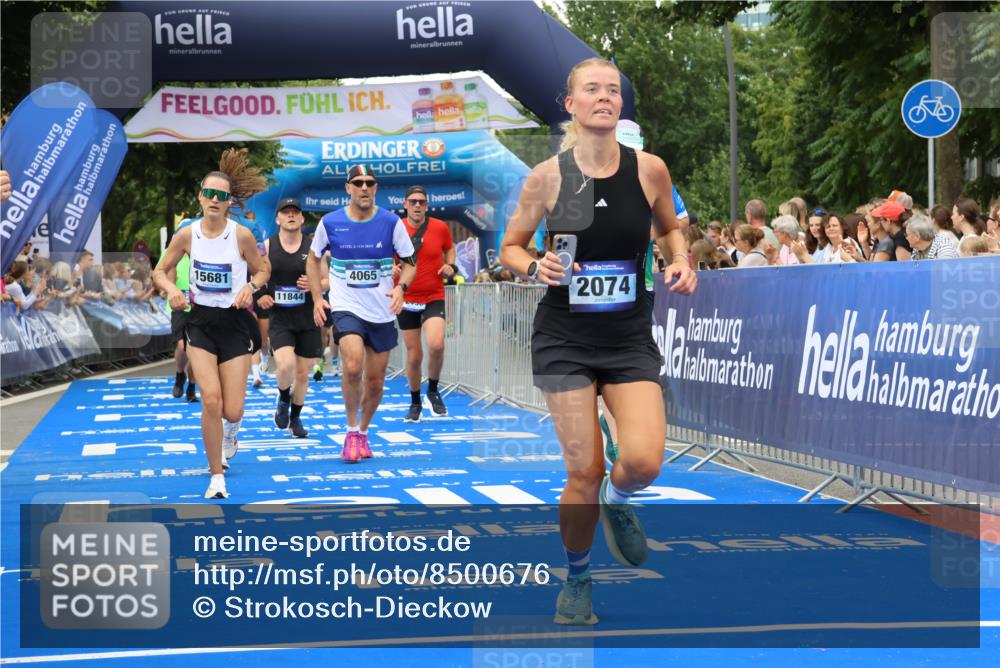 29.06.2025 - hella hamburg halbmarathon Strokosch-Dieckow http://msf.ph/oto/8500676 29.06.2025 10:53:17 Ziel 1683, 1727, 2074, 2354, 4065, 6198, 6942, 7312, 7383, 8273, 8361, 8651, 9142, 11844, 12490, 12875, 13997, 15179, 15681, 15838, 16929, 16986, 18134, 18901 meine-sportfotos.de
