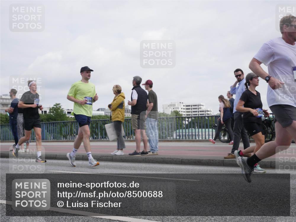 29.06.2025 - hella hamburg halbmarathon Luisa Fischer http://msf.ph/oto/8500688 29.06.2025 10:06:29 Kennedybrücke 2843, 0824, 1553, 1114, 1885, 2759, 2782, 3001, 3572, 4511, 6217, 7210, 7211, 7290, 8614, 9453, 9554, 10824 meine-sportfotos.de