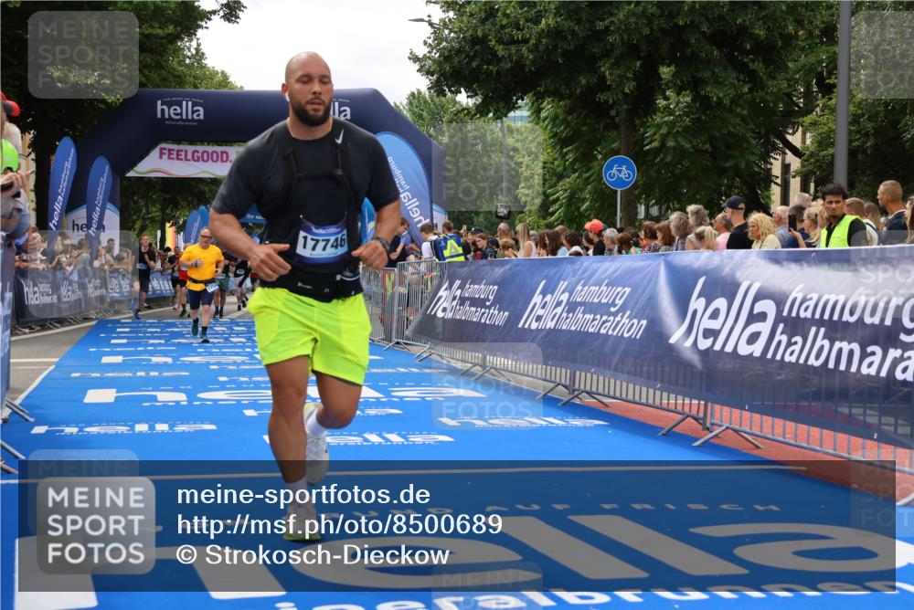 29.06.2025 - hella hamburg halbmarathon Strokosch-Dieckow http://msf.ph/oto/8500689 29.06.2025 11:10:42 Ziel 2288, 7810, 7846, 7881, 9492, 10428, 13835, 14540, 15529, 15614, 17540, 17746 meine-sportfotos.de