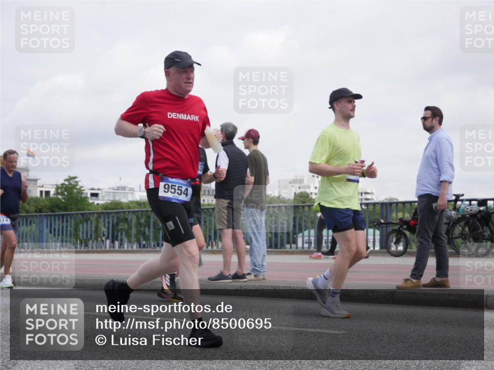 29.06.2025 - hella hamburg halbmarathon Luisa Fischer http://msf.ph/oto/8500695 29.06.2025 10:06:29 Kennedybrücke 14, 9554, 1114, 1885, 2759, 2782, 3001, 3572, 4511, 6217, 7210, 7211, 7290, 8614, 9453, 9554, 10824 meine-sportfotos.de