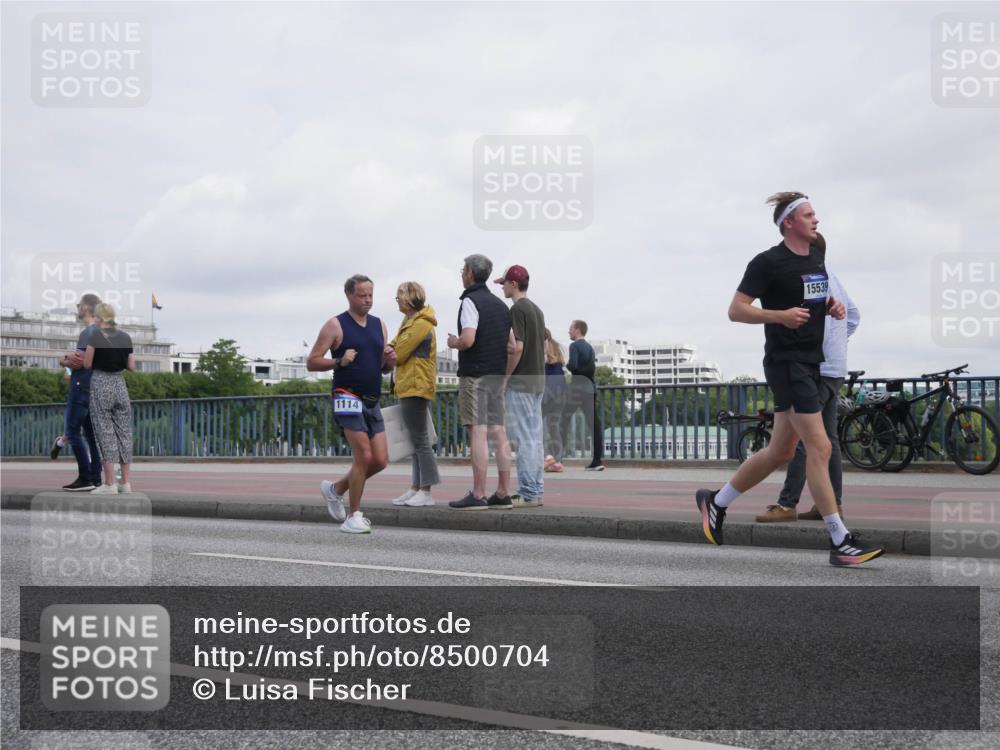 29.06.2025 - hella hamburg halbmarathon Luisa Fischer http://msf.ph/oto/8500704 29.06.2025 10:06:30 Kennedybrücke 1114, 15539, 1114, 1885, 2594, 2759, 2782, 3001, 3572, 4511, 6217, 7210, 7211, 7290, 7935, 8614, 9453, 9554, 10824 meine-sportfotos.de
