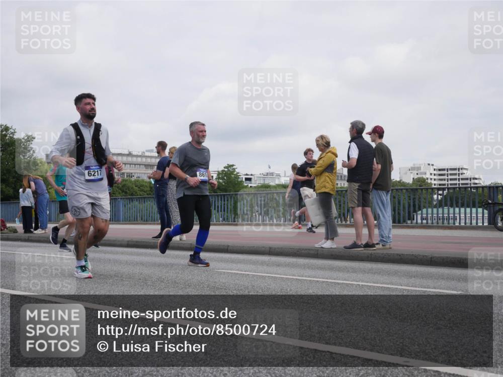 29.06.2025 - hella hamburg halbmarathon Luisa Fischer http://msf.ph/oto/8500724 29.06.2025 10:06:32 Kennedybrücke 6217, 861, 1114, 1885, 2594, 2759, 3001, 4511, 6217, 7935, 8614, 9453, 9554 meine-sportfotos.de