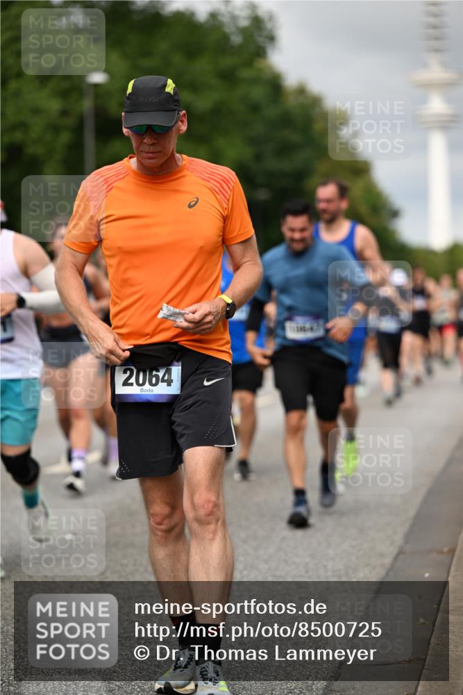 29.06.2025 - hella hamburg halbmarathon Dr. Thomas Lammeyer http://msf.ph/oto/8500725 29.06.2025 10:24:45 Kennedybrücke 1011, 1046, 1069, 1154, 1471, 1474, 1534, 2053, 2064, 2834, 3733, 3842, 4154, 4166, 4288, 4422, 4754, 4869, 5181, 5811, 5812, 5831, 5937, 6608, 6844, 6951, 7101, 7131, 8025, 8588, 8738, 8940, 9005, 9011, 9236, 9873, 10039, 10041, 10595, 10613, 10647, 10754, 11100 meine-sportfotos.de