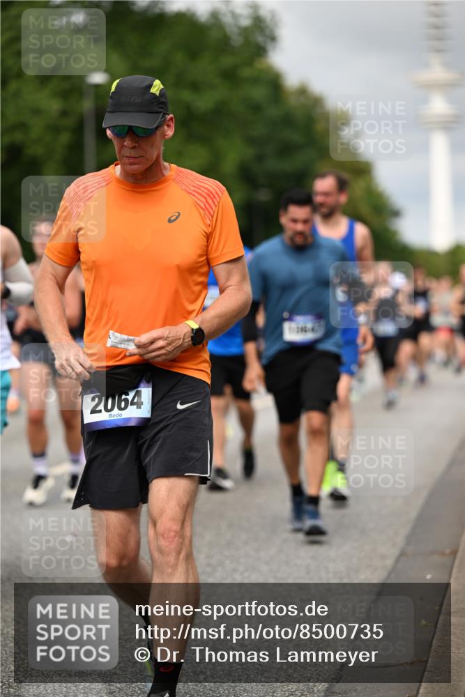 29.06.2025 - hella hamburg halbmarathon Dr. Thomas Lammeyer http://msf.ph/oto/8500735 29.06.2025 10:24:45 Kennedybrücke 1011, 1046, 1069, 1154, 1471, 1474, 1534, 2053, 2064, 2834, 3733, 3842, 4154, 4166, 4288, 4422, 4754, 4869, 5181, 5811, 5812, 5831, 5937, 6608, 6844, 6951, 7101, 7131, 8025, 8588, 8738, 8940, 9005, 9011, 9236, 9873, 10039, 10041, 10595, 10613, 10647, 10754, 11100 meine-sportfotos.de