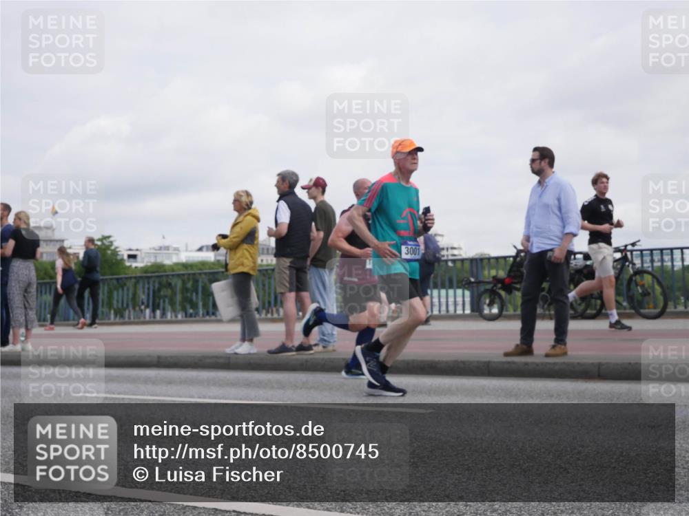 29.06.2025 - hella hamburg halbmarathon Luisa Fischer http://msf.ph/oto/8500745 29.06.2025 10:06:35 Kennedybrücke 3001, 1114, 1885, 2594, 2759, 3001, 4307, 4511, 6217, 6391, 7006, 7935, 8614, 9453 meine-sportfotos.de
