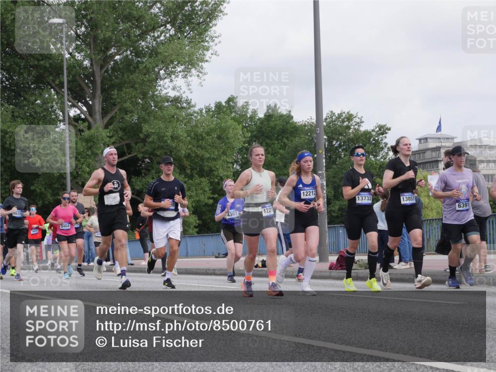 29.06.2025 - hella hamburg halbmarathon Luisa Fischer http://msf.ph/oto/8500761 29.06.2025 10:06:41 Kennedybrücke 16371, 16621, 546479, 12212, 4307, 1221, 13732, 13857, 6391, 1885, 2594, 2759, 4307, 4511, 4587, 5384, 5396, 5464, 6391, 7006, 7277, 7278, 7279, 7306, 7935, 9453 meine-sportfotos.de