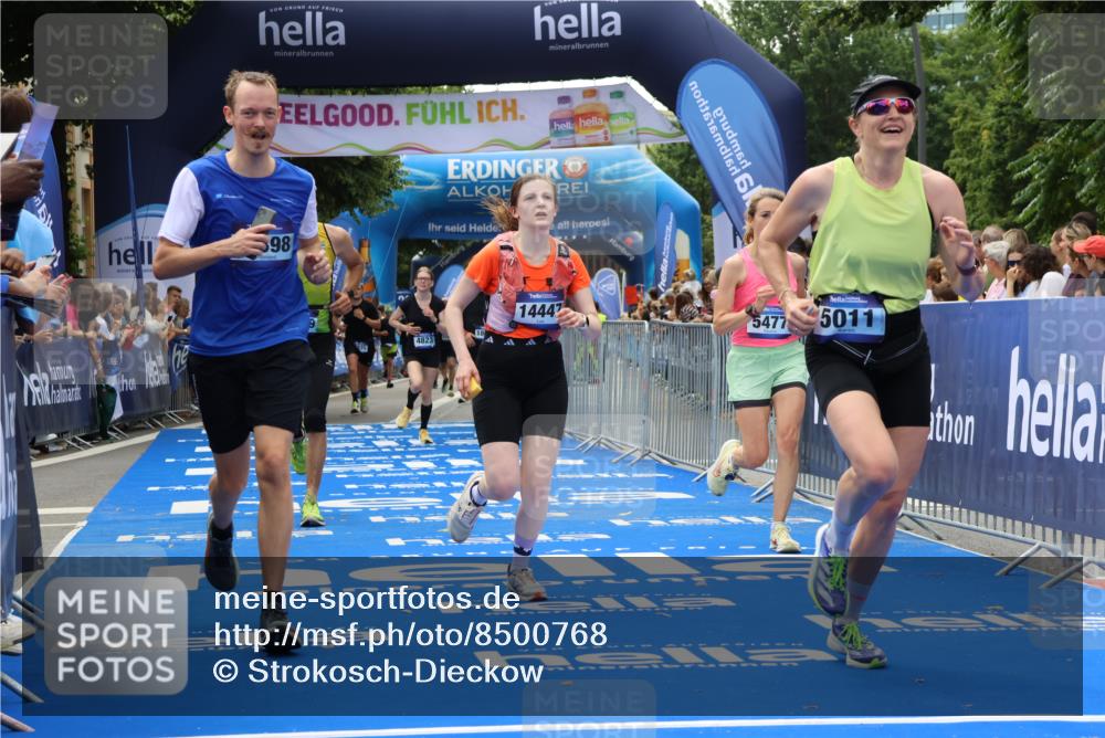 29.06.2025 - hella hamburg halbmarathon Strokosch-Dieckow http://msf.ph/oto/8500768 29.06.2025 10:42:51 Ziel 4823, 5011, 5477, 7035, 7105, 13398, 13725, 14447, 14560, 14813, 14849, 15297, 15301, 15851, 18559, 18659 meine-sportfotos.de