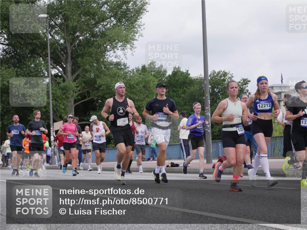29.06.2025 - hella hamburg halbmarathon Luisa Fischer http://msf.ph/oto/8500771 29.06.2025 10:06:42 Kennedybrücke 7306, 6371, 5464, 8985, 6453, 7278, 5396, 307, 122, 12212, 137, 2594, 4307, 4511, 4587, 5384, 5396, 5464, 6391, 6453, 7006, 7277, 7278, 7279, 7306, 7935 meine-sportfotos.de