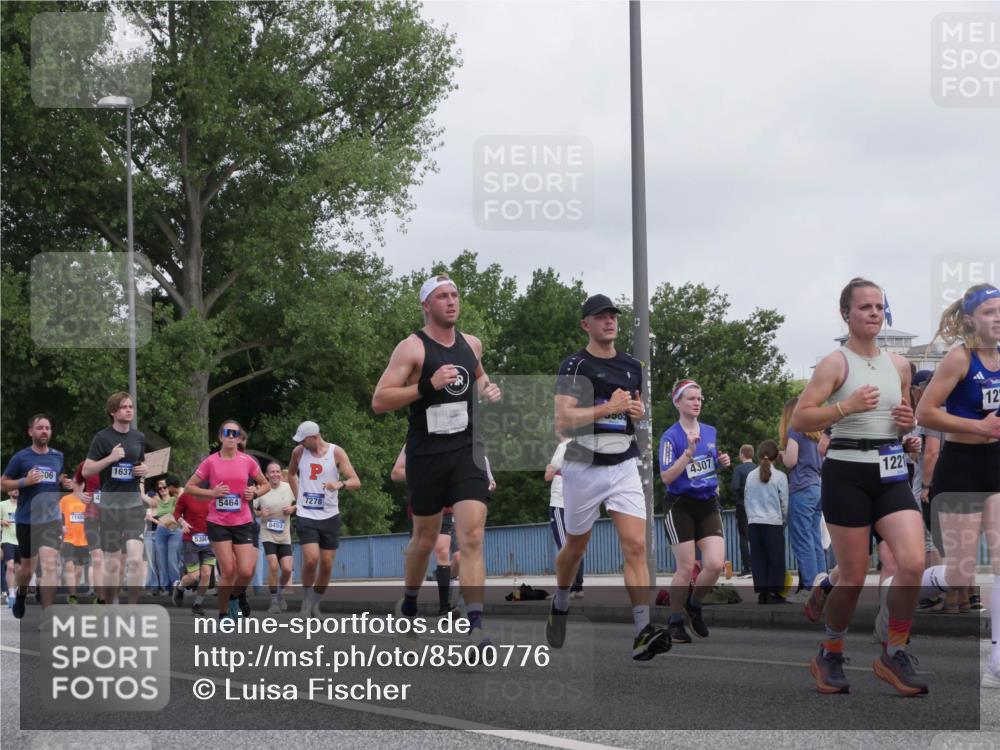 29.06.2025 - hella hamburg halbmarathon Luisa Fischer http://msf.ph/oto/8500776 29.06.2025 10:06:42 Kennedybrücke 06, 11402, 4, 1637, 53, 5464, 6453, 7278, 4307, 1221, 123, 2594, 4307, 4511, 4587, 5384, 5396, 5464, 6391, 6453, 7006, 7277, 7278, 7279, 7306, 7935 meine-sportfotos.de