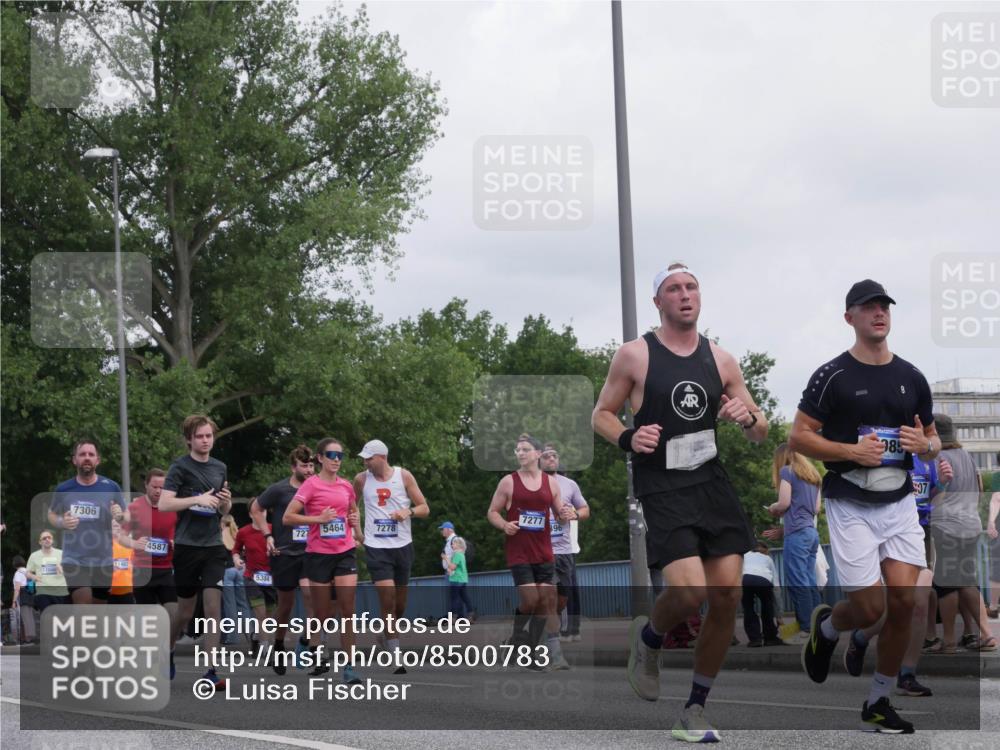 29.06.2025 - hella hamburg halbmarathon Luisa Fischer http://msf.ph/oto/8500783 29.06.2025 10:06:43 Kennedybrücke 7306, 17550, 1402, 7277, 5464, 7278, 727, 4587, 985, 97, 2594, 4307, 4587, 5384, 5396, 5464, 6391, 6453, 7006, 7277, 7278, 7279, 7306, 7935 meine-sportfotos.de