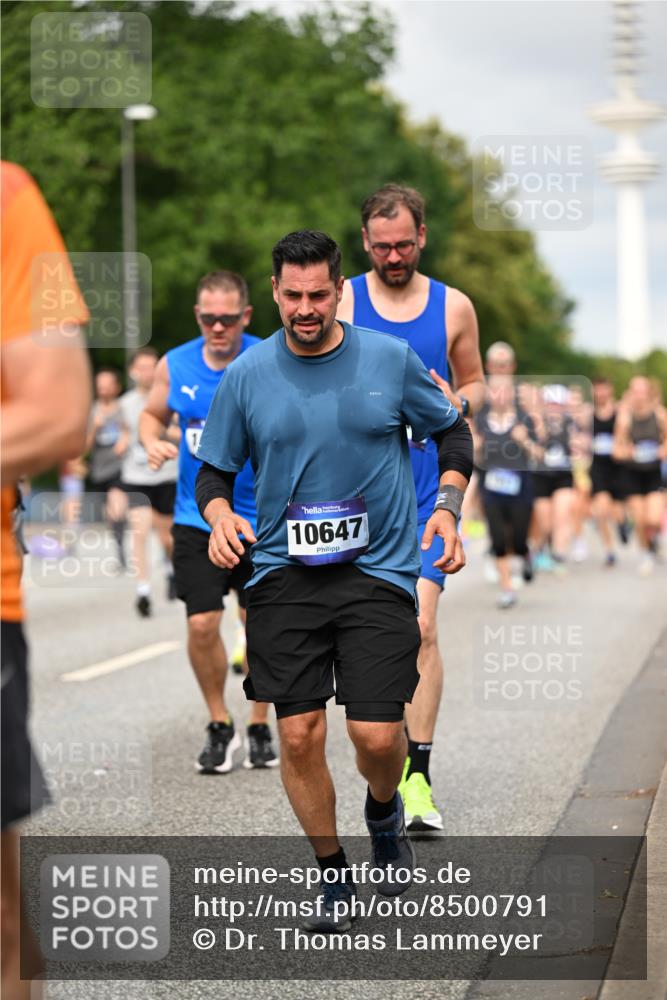 29.06.2025 - hella hamburg halbmarathon Dr. Thomas Lammeyer http://msf.ph/oto/8500791 29.06.2025 10:24:47 Kennedybrücke 1011, 1046, 1069, 1154, 1471, 1474, 1534, 2053, 2064, 2101, 2834, 3733, 3842, 4154, 4166, 4288, 4422, 4754, 4869, 5181, 5811, 5812, 5831, 5937, 6608, 6844, 6951, 7101, 7131, 8025, 8113, 8146, 8588, 8738, 8940, 9005, 9011, 9236, 9873, 9981, 10039, 10041, 10595, 10613, 10647, 10754, 11100 meine-sportfotos.de