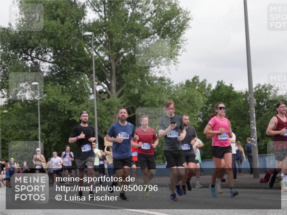 29.06.2025 - hella hamburg halbmarathon Luisa Fischer http://msf.ph/oto/8500796 29.06.2025 10:06:45 Kennedybrücke 16113, 7306, 1662, 4587, 16371, 7279, 5464, 4307, 4587, 5384, 5396, 5464, 5613, 6391, 6453, 7006, 7277, 7278, 7279, 7306, 10389 meine-sportfotos.de