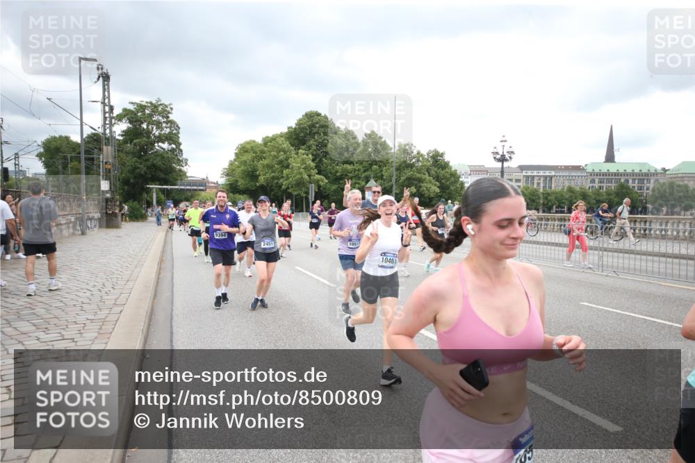 29.06.2025 - hella hamburg halbmarathon Jannik Wohlers http://msf.ph/oto/8500809 29.06.2025 10:57:27 Lombardsbrücke 1123, 1242, 1248, 1265, 2015, 2451, 2567, 2900, 3191, 3644, 3936, 3954, 4059, 4429, 4521, 4830, 6316, 6337, 6916, 7172, 7193, 7556, 8159, 8474, 8713, 8773, 9059, 9394, 9398, 9436, 9607, 9613, 9840, 10070, 10352, 10380, 10461, 10513, 10551, 10560, 10578, 10629, 10630, 10737, 10912, 11013, 11026, 11193, 11263, 11266, 11267, 11353, 11377, 13176, 13352, 13364, 13804, 13882, 14290, 14453, 14507, 15510, 15552, 15800, 15956, 16082 meine-sportfotos.de