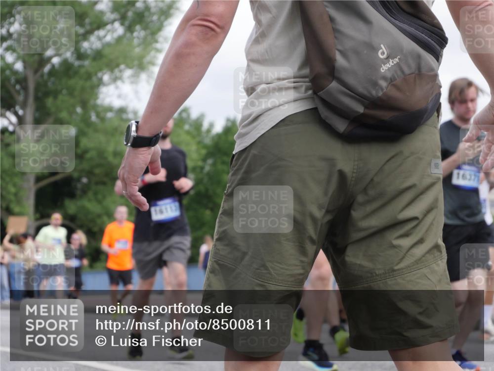 29.06.2025 - hella hamburg halbmarathon Luisa Fischer http://msf.ph/oto/8500811 29.06.2025 10:06:47 Kennedybrücke 16113, 16371, 2683, 4307, 4587, 5384, 5396, 5464, 5613, 6453, 7006, 7277, 7278, 7279, 7306, 8469, 10389 meine-sportfotos.de