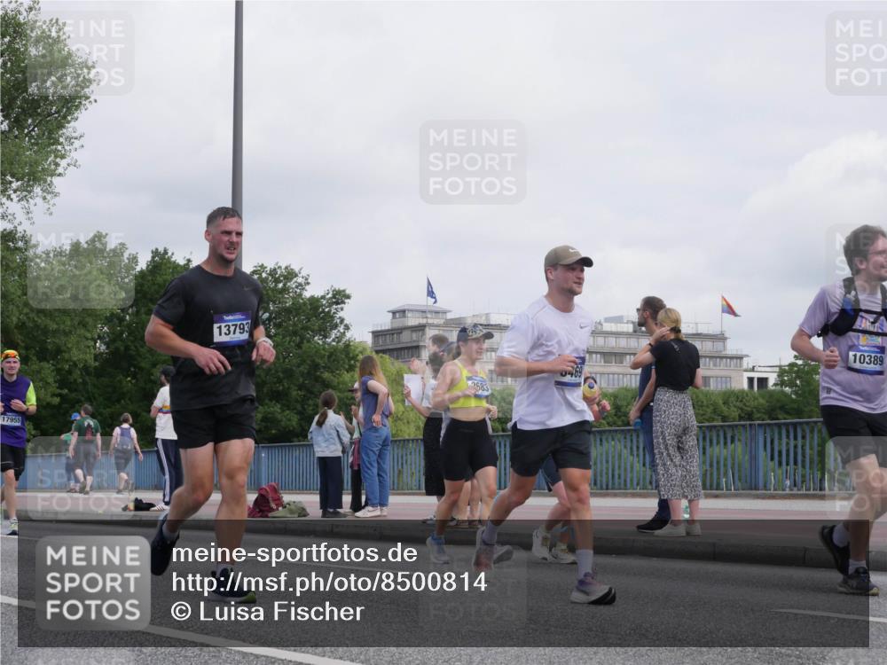 29.06.2025 - hella hamburg halbmarathon Luisa Fischer http://msf.ph/oto/8500814 29.06.2025 10:06:55 Kennedybrücke 17955, 13793, 2683, 10389, 1450, 2683, 4095, 5613, 6453, 8422, 8423, 8469, 8484, 9899, 10389 meine-sportfotos.de