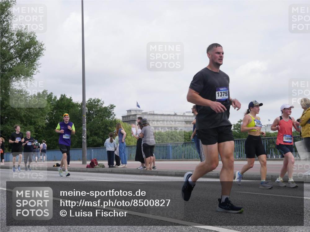 29.06.2025 - hella hamburg halbmarathon Luisa Fischer http://msf.ph/oto/8500827 29.06.2025 10:06:56 Kennedybrücke 1450, 17955, 13793, 268, 18999, 1450, 2683, 4095, 5058, 5613, 8421, 8422, 8423, 8469, 8484, 9899, 10389 meine-sportfotos.de