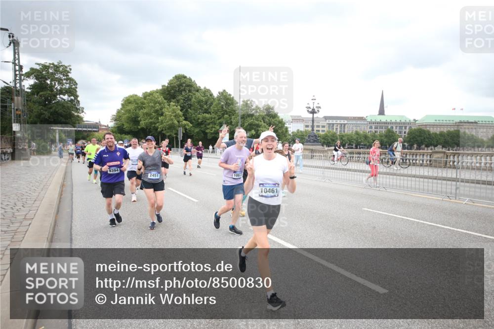 29.06.2025 - hella hamburg halbmarathon Jannik Wohlers http://msf.ph/oto/8500830 29.06.2025 10:57:27 Lombardsbrücke 1123, 1242, 1248, 1265, 2015, 2451, 2567, 2900, 3191, 3644, 3936, 3954, 4059, 4429, 4521, 4830, 6316, 6337, 6916, 7172, 7193, 7556, 8159, 8474, 8713, 8773, 9059, 9394, 9398, 9436, 9607, 9613, 9840, 10070, 10352, 10380, 10461, 10513, 10551, 10560, 10578, 10629, 10630, 10737, 10912, 11013, 11026, 11193, 11263, 11266, 11267, 11353, 11377, 13176, 13352, 13364, 13804, 13882, 14290, 14453, 14507, 15510, 15552, 15800, 15956, 16082 meine-sportfotos.de