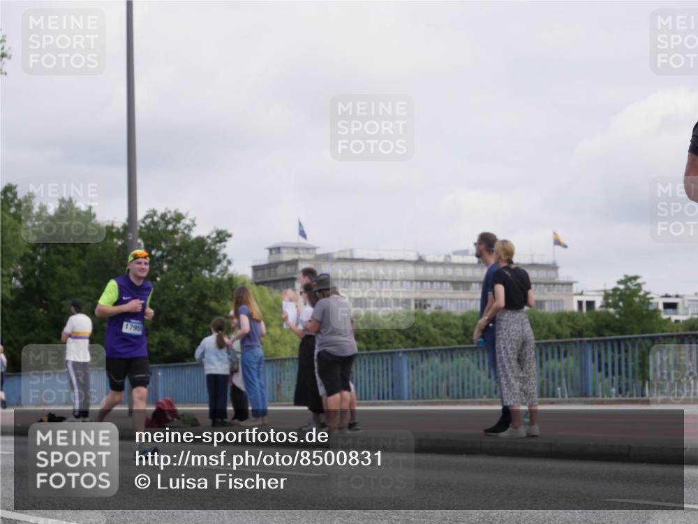 29.06.2025 - hella hamburg halbmarathon Luisa Fischer http://msf.ph/oto/8500831 29.06.2025 10:06:57 Kennedybrücke 1795, 1450, 2683, 4095, 5058, 5613, 6142, 8421, 8422, 8423, 8469, 8484, 9899, 10389 meine-sportfotos.de
