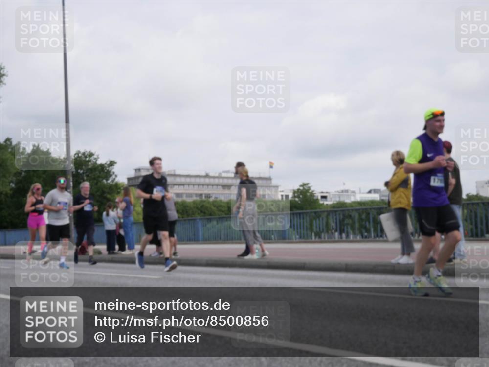 29.06.2025 - hella hamburg halbmarathon Luisa Fischer http://msf.ph/oto/8500856 29.06.2025 10:07:00 Kennedybrücke 1450, 2277, 2683, 4095, 5058, 6142, 8177, 8421, 8422, 8423, 8484, 9899 meine-sportfotos.de