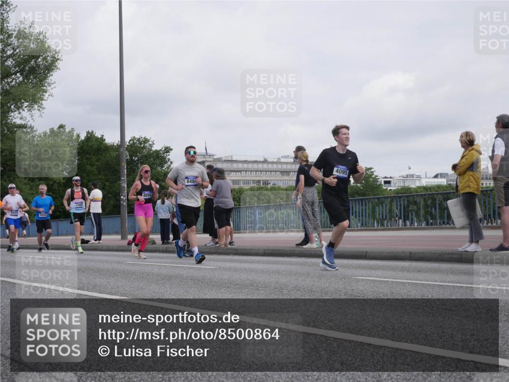 29.06.2025 - hella hamburg halbmarathon Luisa Fischer http://msf.ph/oto/8500864 29.06.2025 10:07:01 Kennedybrücke 8423, 9899, 13583, 8422, 848, 4095, 1450, 2277, 4095, 5058, 6142, 8177, 8421, 8422, 8423, 8484, 9899 meine-sportfotos.de