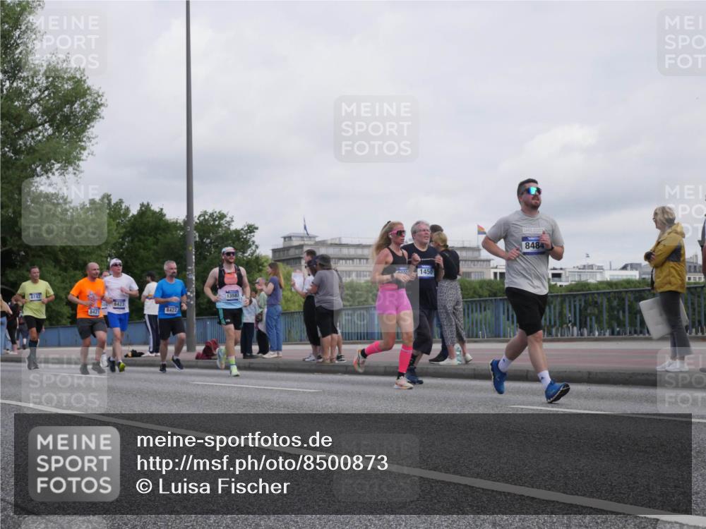 29.06.2025 - hella hamburg halbmarathon Luisa Fischer http://msf.ph/oto/8500873 29.06.2025 10:07:02 Kennedybrücke 6142, 8421, 8423, 13583, 8422, 1450, 8484, 1450, 2277, 4095, 4951, 5058, 6142, 7485, 8177, 8421, 8422, 8423, 8484, 9526, 9899 meine-sportfotos.de