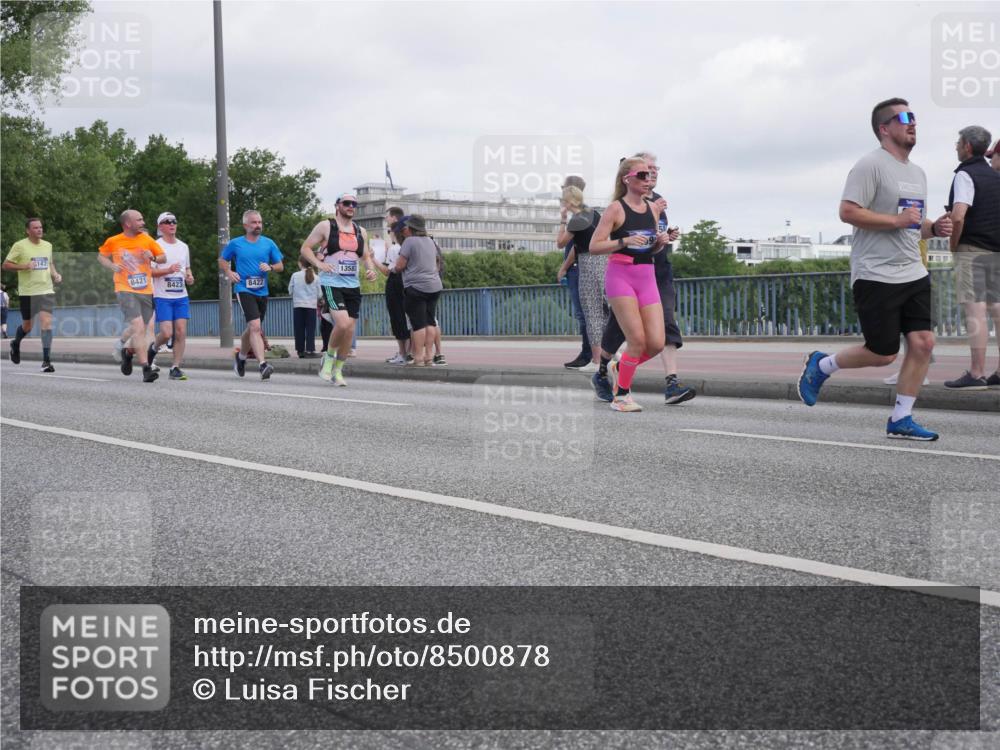 29.06.2025 - hella hamburg halbmarathon Luisa Fischer http://msf.ph/oto/8500878 29.06.2025 10:07:02 Kennedybrücke 142, 8421, 8423, 8422, 13583, 1450, 2277, 4095, 4951, 5058, 6142, 7485, 8177, 8421, 8422, 8423, 8484, 9526, 9899 meine-sportfotos.de