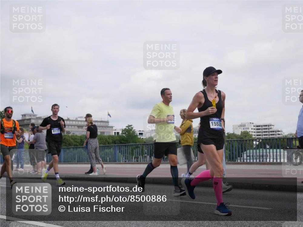 29.06.2025 - hella hamburg halbmarathon Luisa Fischer http://msf.ph/oto/8500886 29.06.2025 10:07:07 Kennedybrücke 11551, 8177, 15520, 1032, 1355, 1450, 2277, 2979, 4951, 5058, 5363, 6142, 7485, 8177, 8421, 8422, 8423, 9526 meine-sportfotos.de