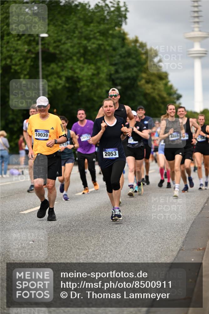 29.06.2025 - hella hamburg halbmarathon Dr. Thomas Lammeyer http://msf.ph/oto/8500911 29.06.2025 10:24:50 Kennedybrücke 1011, 1046, 1069, 1154, 1471, 1474, 2053, 2064, 2101, 2834, 3733, 3842, 4154, 4166, 4288, 4422, 4754, 4869, 5181, 5811, 5812, 5831, 6608, 6844, 6951, 7131, 8025, 8113, 8146, 8738, 8940, 9005, 9011, 9236, 9873, 9981, 10039, 10041, 10585, 10613, 10647, 10754, 11100 meine-sportfotos.de