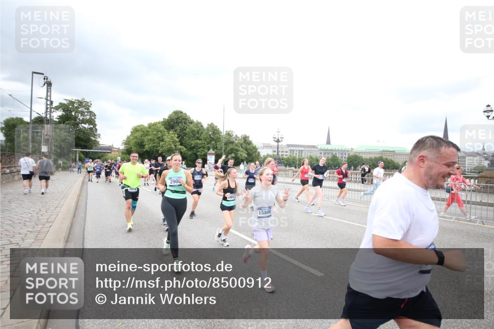 29.06.2025 - hella hamburg halbmarathon Jannik Wohlers http://msf.ph/oto/8500912 29.06.2025 10:57:31 Lombardsbrücke 1388, 2015, 2451, 2567, 2900, 3644, 3936, 4059, 4429, 5676, 6316, 6337, 7193, 7556, 7977, 7990, 8159, 8474, 8713, 8773, 9059, 9180, 9319, 9394, 9398, 9436, 9481, 9613, 9832, 9840, 10070, 10352, 10380, 10461, 10513, 10551, 10560, 10578, 10629, 10630, 10635, 10737, 10912, 11013, 11026, 11193, 11263, 11266, 11267, 11353, 11377, 11392, 11732, 12122, 13176, 13352, 13358, 13364, 13553, 13804, 13882, 14290, 14453, 14507, 14685, 15510, 15552, 15800, 15956, 16082, 16349 meine-sportfotos.de
