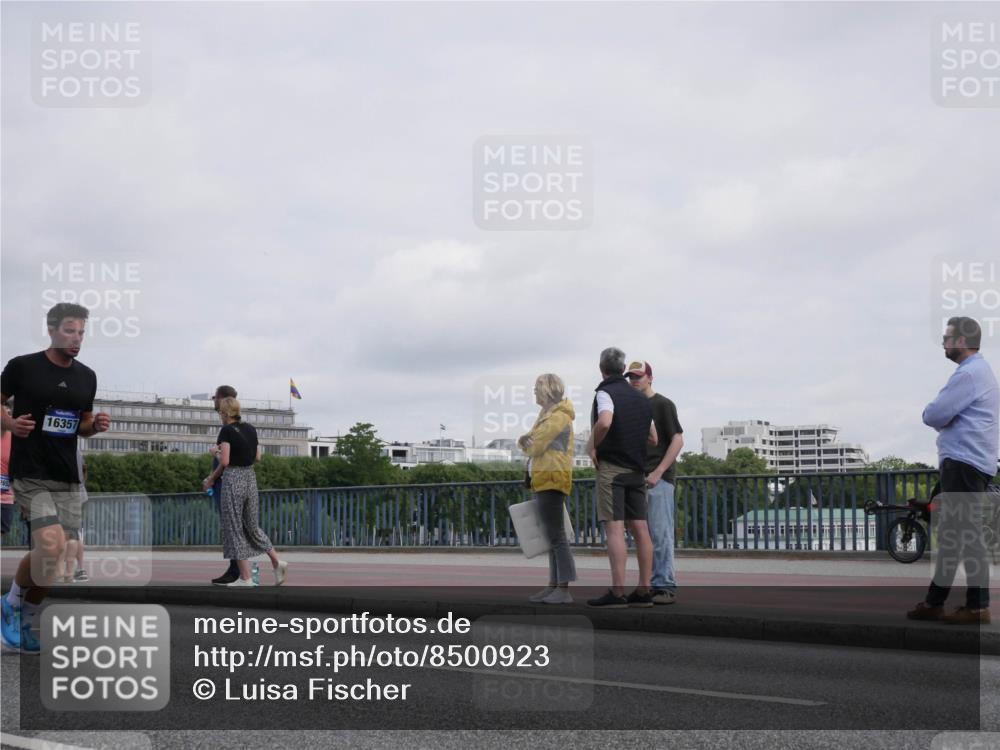 29.06.2025 - hella hamburg halbmarathon Luisa Fischer http://msf.ph/oto/8500923 29.06.2025 10:07:11 Kennedybrücke 16357, 1032, 1161, 1355, 2277, 2979, 4488, 4951, 5363, 7485, 8177, 9526 meine-sportfotos.de