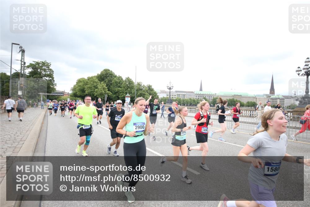 29.06.2025 - hella hamburg halbmarathon Jannik Wohlers http://msf.ph/oto/8500932 29.06.2025 10:57:31 Lombardsbrücke 1388, 2015, 2451, 2567, 2900, 3644, 3936, 4059, 4429, 5676, 6316, 6337, 7193, 7556, 7977, 7990, 8159, 8474, 8713, 8773, 9059, 9180, 9319, 9394, 9398, 9436, 9481, 9613, 9832, 9840, 10070, 10352, 10380, 10461, 10513, 10551, 10560, 10578, 10629, 10630, 10635, 10737, 10912, 11013, 11026, 11193, 11263, 11266, 11267, 11353, 11377, 11392, 11732, 12122, 13176, 13352, 13358, 13364, 13553, 13804, 13882, 14290, 14453, 14507, 14685, 15510, 15552, 15800, 15956, 16082, 16349 meine-sportfotos.de