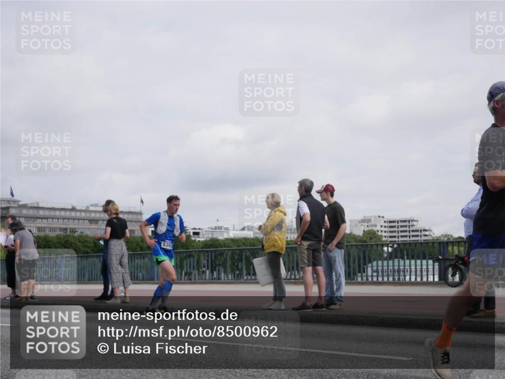 29.06.2025 - hella hamburg halbmarathon Luisa Fischer http://msf.ph/oto/8500962 29.06.2025 10:07:16 Kennedybrücke 536, 1032, 1161, 1355, 1367, 2979, 3488, 4488, 5363, 6706 meine-sportfotos.de