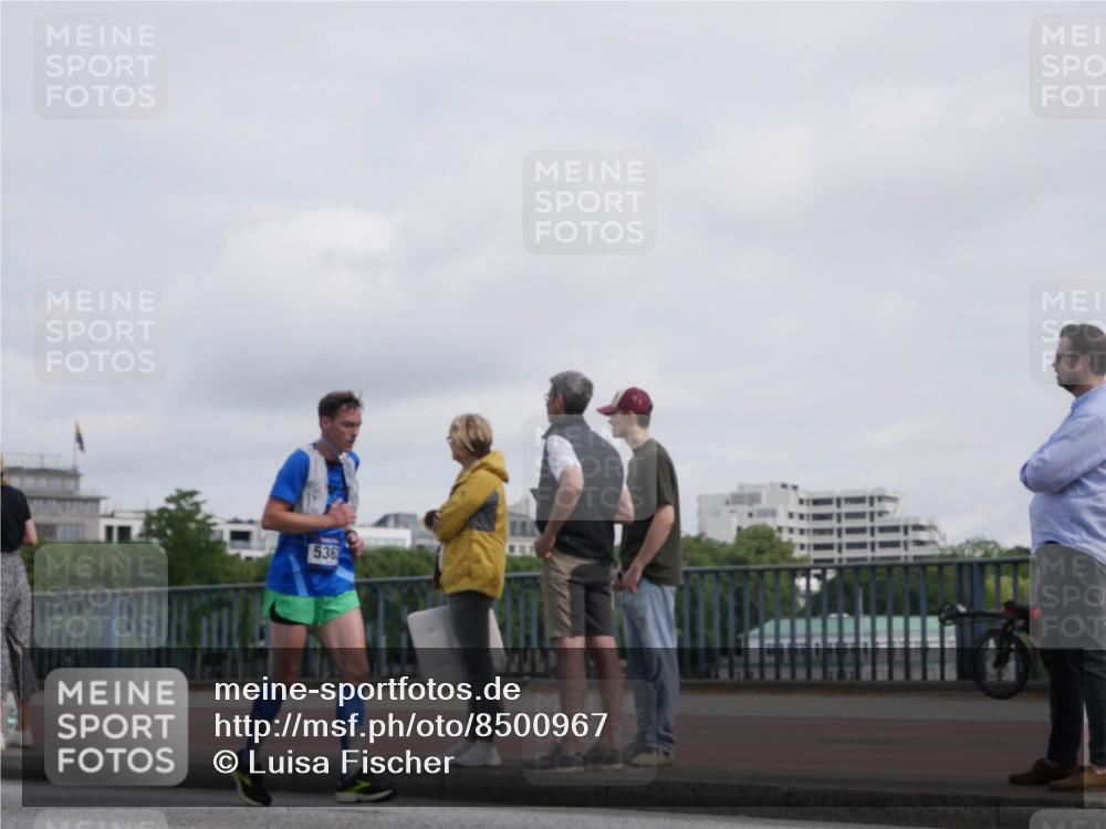 29.06.2025 - hella hamburg halbmarathon Luisa Fischer http://msf.ph/oto/8500967 29.06.2025 10:07:16 Kennedybrücke 536, 1032, 1161, 1355, 1367, 2979, 3488, 4488, 5363, 6706 meine-sportfotos.de