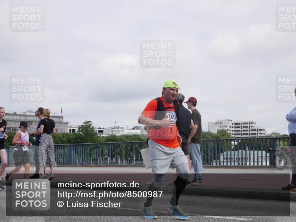 29.06.2025 - hella hamburg halbmarathon Luisa Fischer http://msf.ph/oto/8500987 29.06.2025 10:07:19 Kennedybrücke 88, 116, 103, 1032, 1161, 1367, 3488, 4488, 5363, 6706, 10756 meine-sportfotos.de