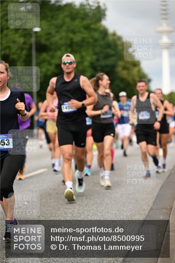 29.06.2025 - hella hamburg halbmarathon Dr. Thomas Lammeyer http://msf.ph/oto/8500995 29.06.2025 10:24:52 Kennedybrücke 1011, 1154, 1471, 2053, 2064, 2101, 2834, 2923, 3781, 3842, 4154, 4166, 4288, 4754, 4869, 5181, 5811, 5812, 6608, 6844, 6951, 7131, 8025, 8113, 8146, 8724, 8738, 8940, 9005, 9011, 9236, 9873, 9981, 10039, 10041, 10350, 10585, 10613, 10647, 10754, 11100, 11145 meine-sportfotos.de