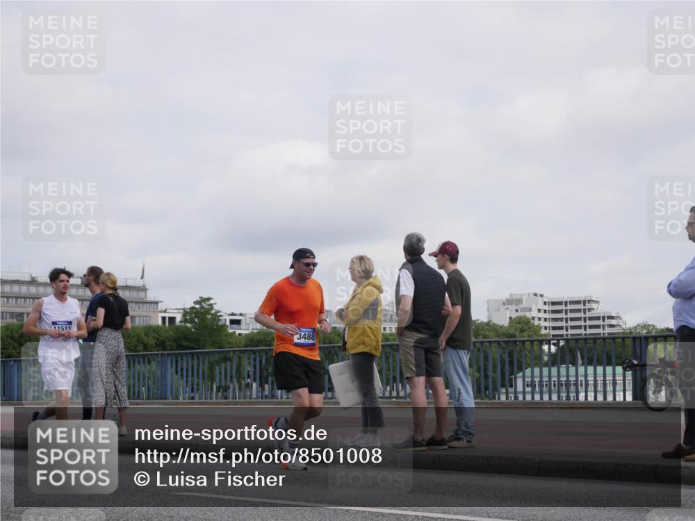 29.06.2025 - hella hamburg halbmarathon Luisa Fischer http://msf.ph/oto/8501008 29.06.2025 10:07:21 Kennedybrücke 11511, 3488, 1161, 1367, 3488, 4488, 5976, 6706, 6709, 10756 meine-sportfotos.de