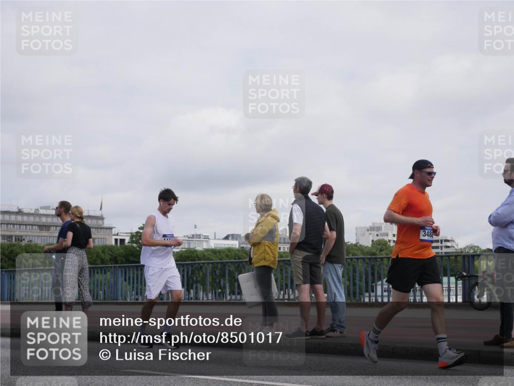 29.06.2025 - hella hamburg halbmarathon Luisa Fischer http://msf.ph/oto/8501017 29.06.2025 10:07:22 Kennedybrücke 3488, 1161, 1367, 3488, 4488, 5976, 6706, 6709, 10756 meine-sportfotos.de