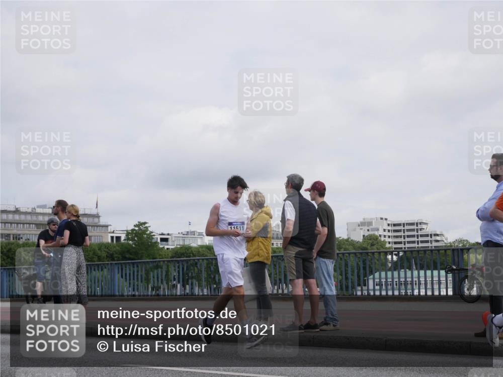 29.06.2025 - hella hamburg halbmarathon Luisa Fischer http://msf.ph/oto/8501021 29.06.2025 10:07:23 Kennedybrücke 11511, 1161, 1367, 1377, 1674, 3488, 4488, 5976, 6706, 6709, 10756 meine-sportfotos.de