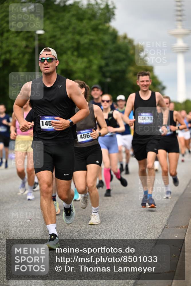 29.06.2025 - hella hamburg halbmarathon Dr. Thomas Lammeyer http://msf.ph/oto/8501033 29.06.2025 10:24:53 Kennedybrücke 1011, 1154, 1471, 2053, 2064, 2101, 2834, 2923, 3161, 3781, 3842, 4154, 4166, 4288, 4754, 4869, 5181, 5811, 5812, 6608, 6844, 6951, 7131, 8025, 8113, 8146, 8724, 8738, 8940, 9005, 9011, 9236, 9873, 9981, 10039, 10041, 10350, 10585, 10613, 10647, 10754, 11100, 11145 meine-sportfotos.de