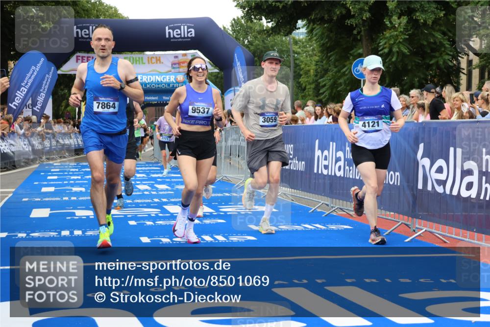 29.06.2025 - hella hamburg halbmarathon Strokosch-Dieckow http://msf.ph/oto/8501069 29.06.2025 10:53:04 Ziel 2111, 2208, 3059, 3258, 3334, 4121, 7509, 7864, 8587, 9093, 9537, 12155, 12367, 12519, 12910, 14323, 14791, 15430, 16986, 18590, 18720, 19208 meine-sportfotos.de