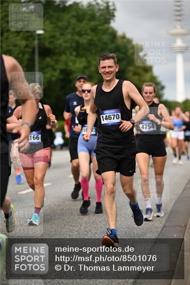 29.06.2025 - hella hamburg halbmarathon Dr. Thomas Lammeyer http://msf.ph/oto/8501076 29.06.2025 10:24:54 Kennedybrücke 1011, 1471, 2053, 2064, 2101, 2834, 2923, 3161, 3781, 3842, 4154, 4166, 4288, 4754, 4869, 5181, 5811, 5812, 6608, 6844, 6951, 7131, 8025, 8113, 8146, 8724, 8738, 8940, 9005, 9011, 9236, 9873, 9981, 10039, 10041, 10350, 10585, 10613, 10647, 10754, 11100, 11145 meine-sportfotos.de