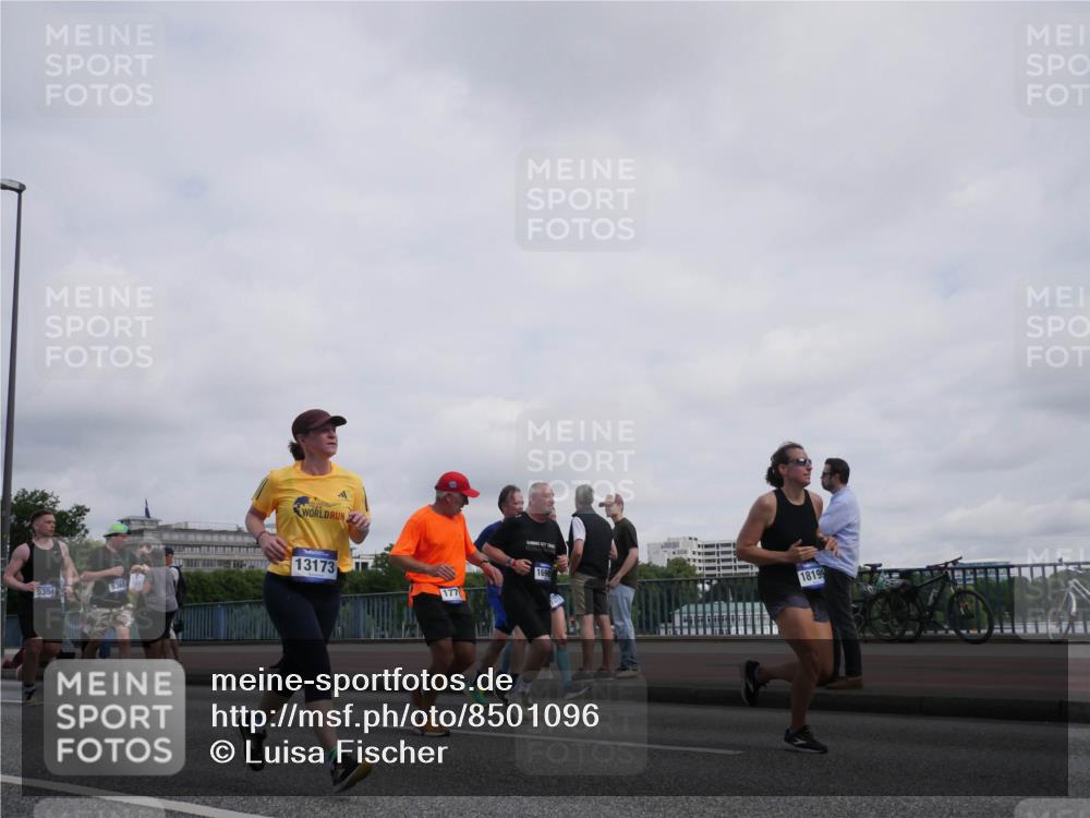29.06.2025 - hella hamburg halbmarathon Luisa Fischer http://msf.ph/oto/8501096 29.06.2025 10:07:32 Kennedybrücke 5354, 5365, 13173, 177, 18199, 1377, 1674, 3413, 4904, 5354, 5365, 5976, 6709, 10213, 10756 meine-sportfotos.de