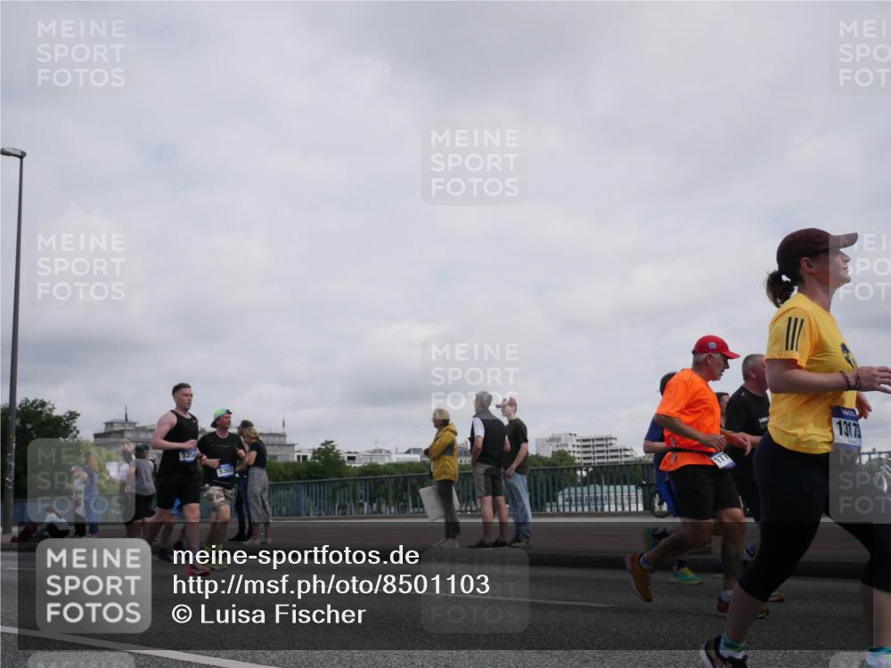 29.06.2025 - hella hamburg halbmarathon Luisa Fischer http://msf.ph/oto/8501103 29.06.2025 10:07:33 Kennedybrücke 5354, 5365, 13173, 1377, 1674, 3413, 4904, 5354, 5365, 5976, 6709, 10213 meine-sportfotos.de