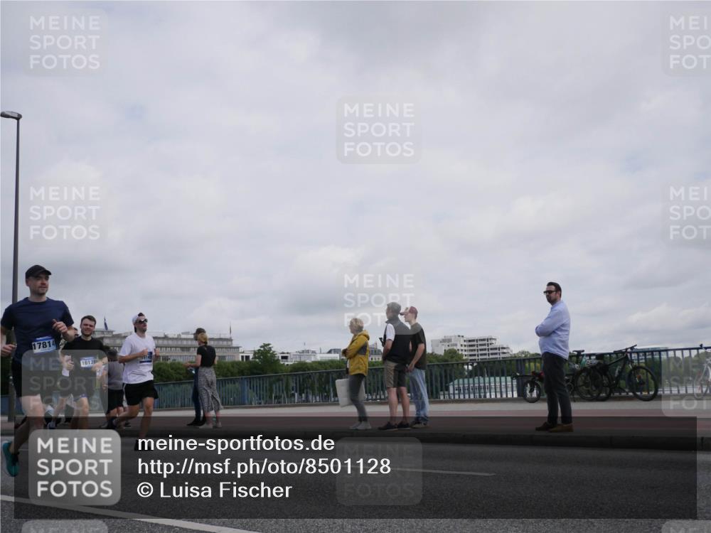 29.06.2025 - hella hamburg halbmarathon Luisa Fischer http://msf.ph/oto/8501128 29.06.2025 10:07:36 Kennedybrücke 17814, 16128, 1377, 1674, 2011, 3413, 4904, 5354, 5365, 10213 meine-sportfotos.de