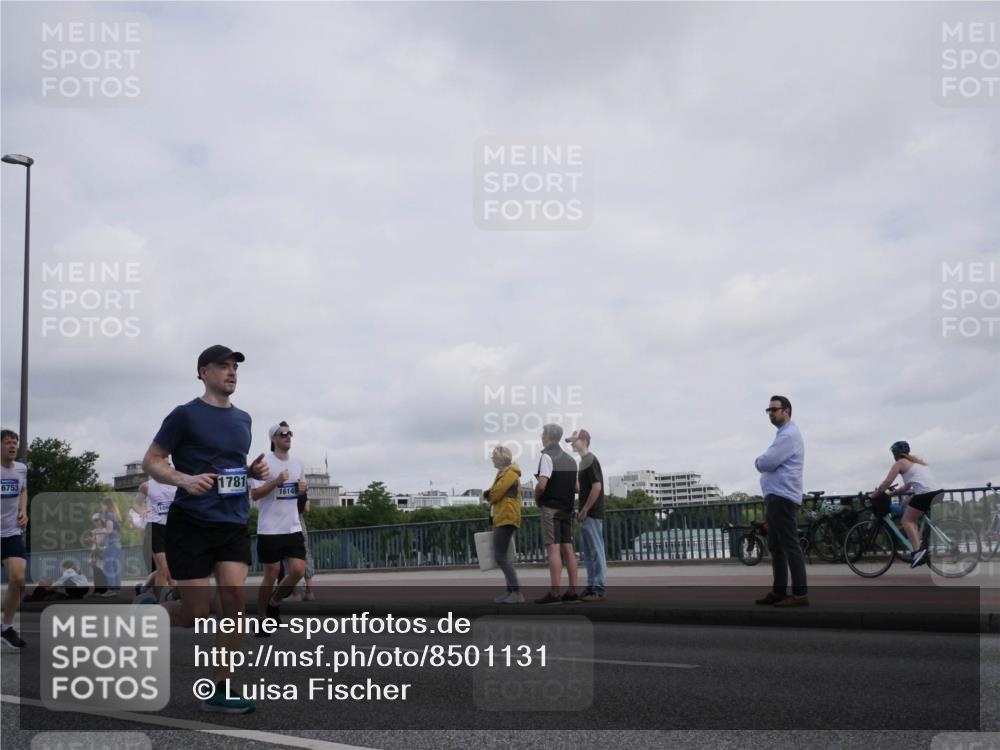 29.06.2025 - hella hamburg halbmarathon Luisa Fischer http://msf.ph/oto/8501131 29.06.2025 10:07:37 Kennedybrücke 6753, 109, 1781, 16145, 2011, 3413, 4904, 5354, 5365, 8217, 10213 meine-sportfotos.de