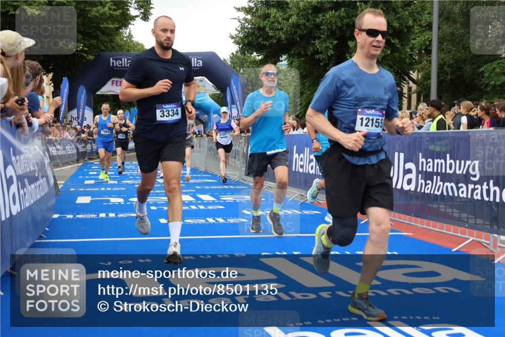 29.06.2025 - hella hamburg halbmarathon Strokosch-Dieckow http://msf.ph/oto/8501135 29.06.2025 10:53:02 Ziel 2111, 2208, 3059, 3258, 3334, 4121, 4770, 5907, 7509, 7864, 8587, 9093, 9537, 12155, 12367, 12519, 12910, 14323, 14791, 15430, 18590, 18720, 19208 meine-sportfotos.de