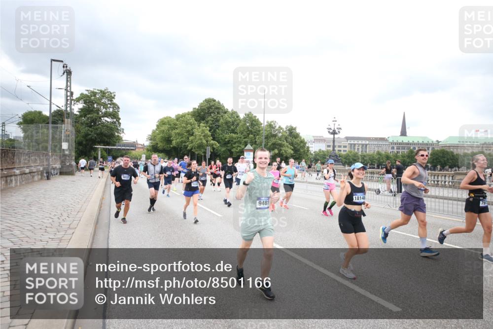29.06.2025 - hella hamburg halbmarathon Jannik Wohlers http://msf.ph/oto/8501166 29.06.2025 10:57:44 Lombardsbrücke 1001, 1388, 2043, 2169, 2273, 2275, 3644, 3936, 4117, 4429, 5104, 5676, 5782, 6316, 6337, 6825, 7262, 7556, 7664, 7783, 7977, 7990, 8076, 8439, 8440, 8441, 8442, 8512, 8713, 8888, 9180, 9319, 9398, 9436, 9481, 9832, 10058, 10380, 10462, 10560, 10635, 10737, 10937, 11037, 11263, 11353, 11392, 11615, 11636, 11732, 12122, 13218, 13226, 13352, 13358, 13364, 13469, 13553, 13804, 14453, 14507, 14533, 14634, 14685, 15282, 15510, 15552, 15916, 16048, 16329, 16349, 17881 meine-sportfotos.de
