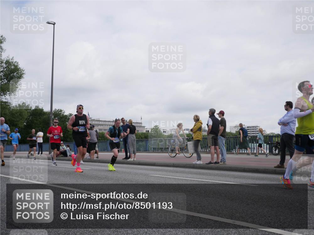 29.06.2025 - hella hamburg halbmarathon Luisa Fischer http://msf.ph/oto/8501193 29.06.2025 10:07:45 Kennedybrücke 18525, 4146, 18520, 8217, 1316, 2011, 2463, 2698, 4146, 6311, 8089, 8217 meine-sportfotos.de